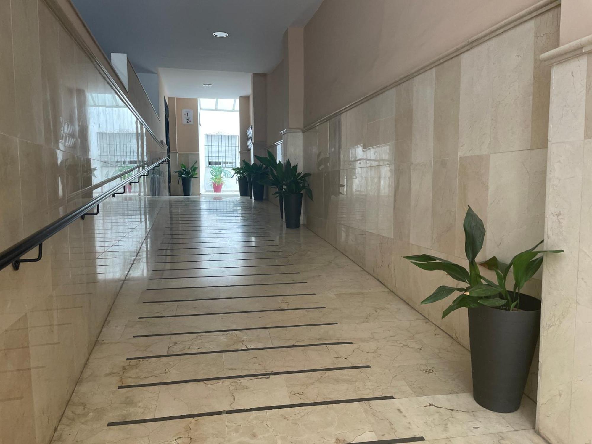 龙达Alameda Del Tajo III Centro Parquing公寓 外观 照片